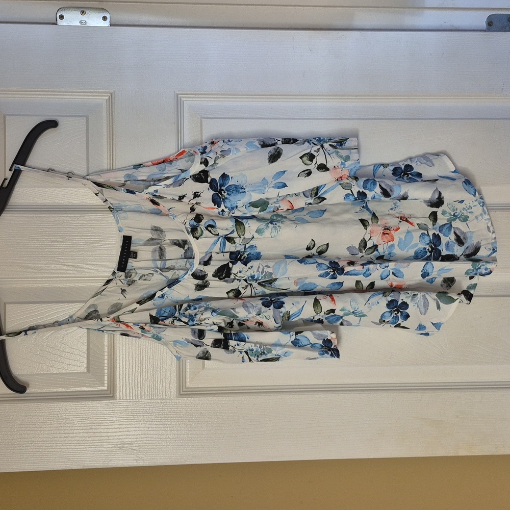 Cold shoulder top